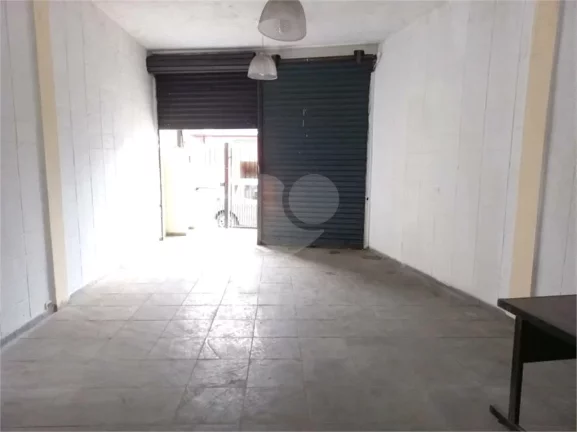 Imagem Salão comercial à venda em Jardim Guayana, Taboão da Serra - SP