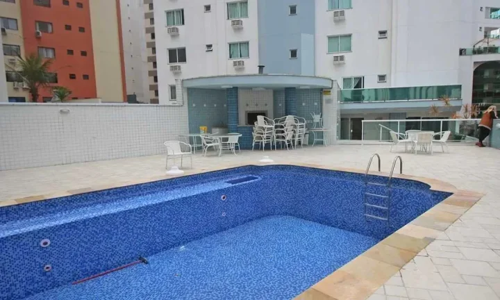 Imagem Apartamento quadra mar com 3 dormitórios sendo 1 suíte e 1 vaga de garagem em Balneário Camboriú/SC