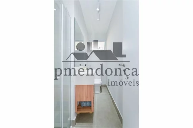 Imagem Apartamento reformado a venda em Rua tranquila de Pinheiros.