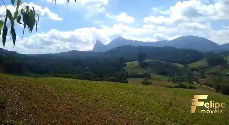Imagem TERRENO COM VISTA PARA A PEDRA AZUL E FORNO GRANDE