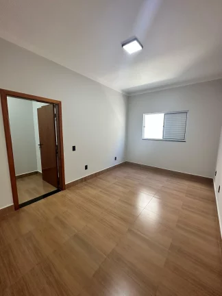 Imagem Casa de Luxo no Jardim Natal I, Piscina Aquecida, Suite com Closet Amplo, Iluminação e Paisagismo