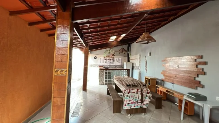 Imagem Casa de 4 dormitórios para alugar em Uberaba - Bairro Grande Horizonte