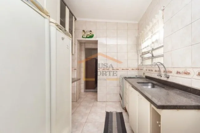 Imagem Sobrado 3 dormitórios, 2 banheiros, possui sala ampla e bem iluminada, cozinha funcional com espaç...