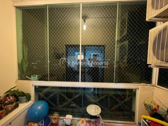 Imagem Apartamento à venda entre Cambuí e Taquaral, com 76m² de área útil, três dormitórios, sendo u...