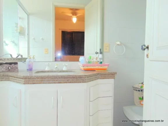 Imagem Pitangueiras - Cobertura duplex - Uma quadra da praia - 03 vagas.