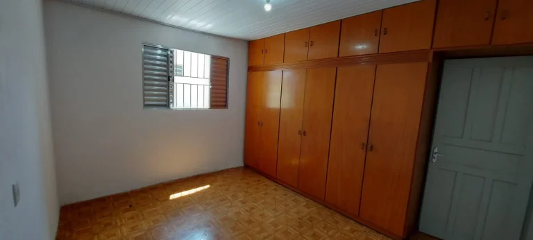 Imagem Casa à venda excelente oportunidade de negócio - Área útil 138 m2 com 2 dormitórios - 1 vaga - Vila