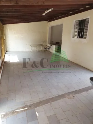 Imagem Casa para Venda em Limeira, Parque Hippolyto, 3 dormitórios, 2 banheiros, 4 vagas