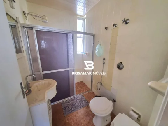 Imagem PITANGUEIRAS- UMA QUADRA DO MAR , GARAGEM DEMARCADA NO PRÉDIO , LOCALIZAÇÃO ESPETACULAR.