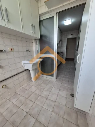 Imagem Cobertura de luxo em Santo Amaro: 3 quartos, 1 suíte, 2 salas, 2 vagas. Agende sua visita agora!