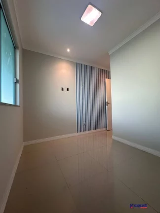 Imagem VENDO/ ALUGO CASA 3/4 SENDO DUAS SUITE EM CONDOMÍNIO