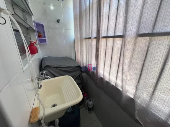 Imagem Apartamento com 2 dormitórios, em predinho na Rua Carlos Gomes, 1° andar lateral, à venda, 75 m² por R$ 350.000 - Marapé - Santos/SP