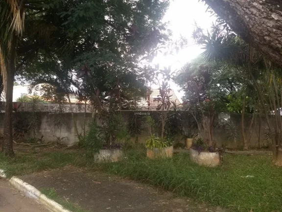 Imagem Terreno plano de esquina com 623 metros quadrados. Localização privilegiada em bairro nobre com ca...