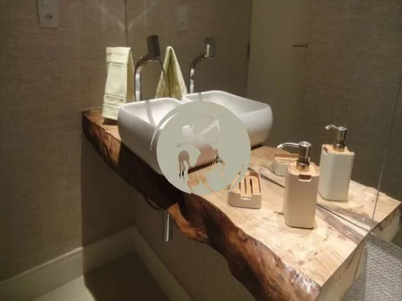 Imagem OPORTUNIDADE NO EMBARÉ TODO REFORMADO NA QUADRA DA PRAIA, APARTAMENTO AMPLO, TOTALMENTE REFORMADO C...