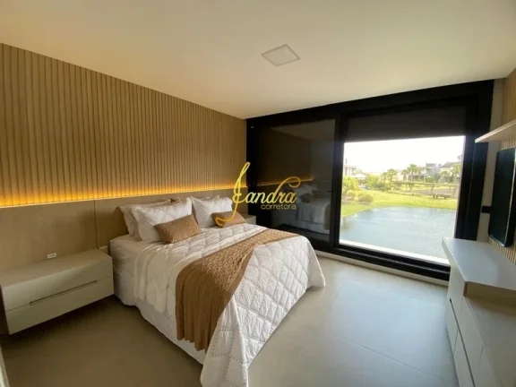 Imagem Sobrado com piscina, 06 suítes, mobiliado e decorado