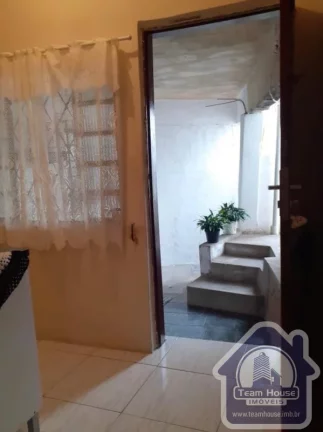 Imagem Casa com salão comercial a venda no Pq. Umuarama em Suzano