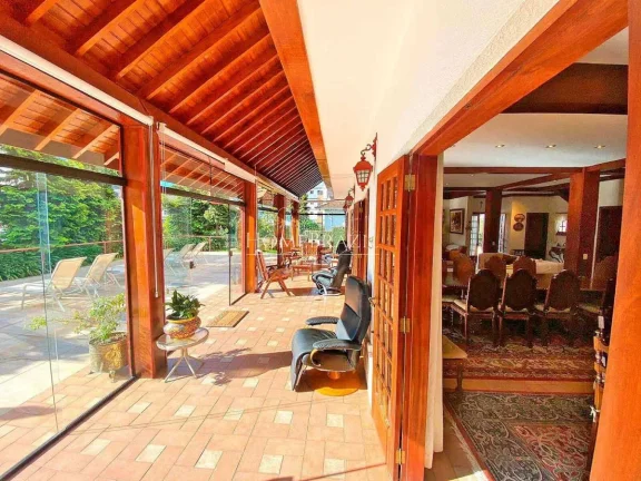 Imagem Mansão de luxo à venda no Capivari, em Campos do Jordão | Alto padrão no centro turístico