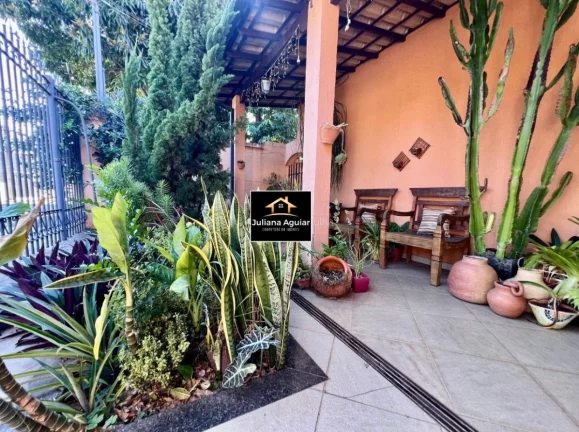 Imagem Luxuosa Casa à Venda em Belo Horizonte - Santa Amélia: 3 Quartos, 1 Suíte, 3 Salas, 3 Banheiros, 3 Vagas, 272m².