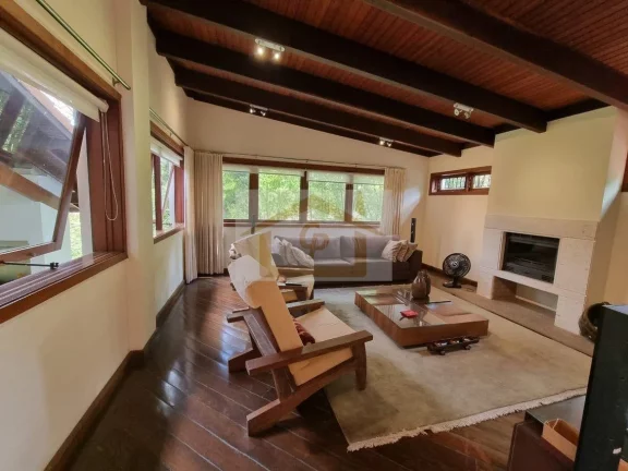 Imagem Conforto, segurança e natureza!!! Casa com 3 suítes , 4 vagas - *Granja Viana