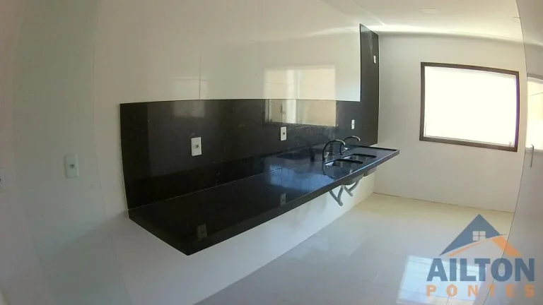 Imagem Casa Duplex com 03 Quartos à Venda na Praia do Morro - Guarapari/ES
