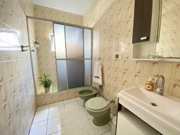 Imagem Casa com 4 dormitórios sendo 1 suíte e 5 vagas de garagem com piscina privativa - Balneário Camboriú
