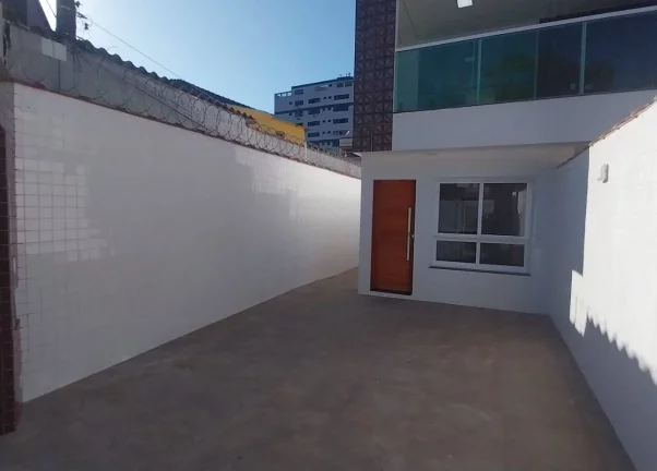 Imagem CASA SOBREPOSTA BAIXA NOVA EM FINO ACABAMENTO NO EMBARÉ