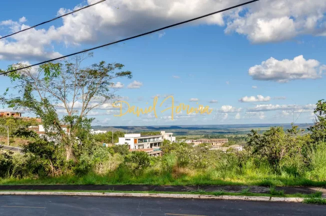 Imagem Lote com 1.000 m ² na Alameda das Tulipas - Parte Alta do condomínio.