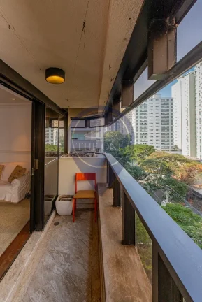Imagem Oportunidade única em Moema: Apartamento de alto padrão com 4 quartos, 3 suítes e 155m² - São Paulo-SP