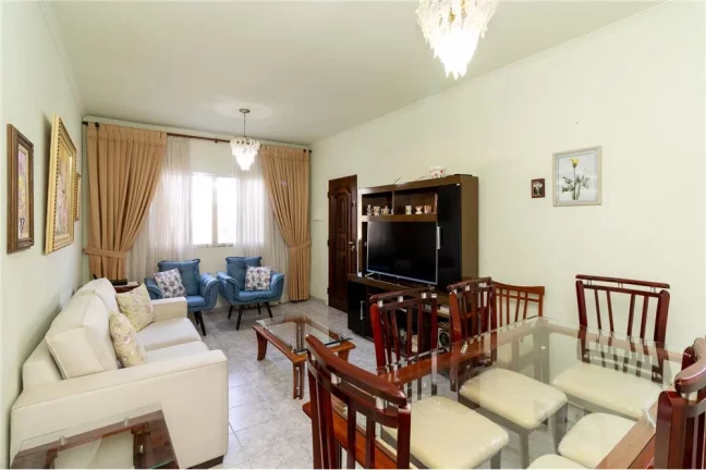 Imagem Sobrado com 5 casas e 1 galpão - Oportunidade de investimento ou moradia