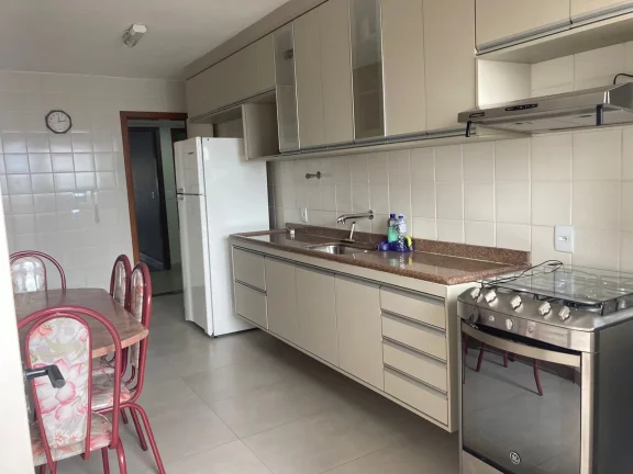 Imagem Excelente Apartamento de Frente para o Mar na Praia do Morro composto por 3 dormitório 1 sendo suíte com duas vagas de Garagens.