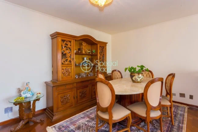 Imagem Ótimo apartamento com 159m2 de área privativa, 4 dormitórios ( 1 suíte ) e 2 vagas na garagem. L...