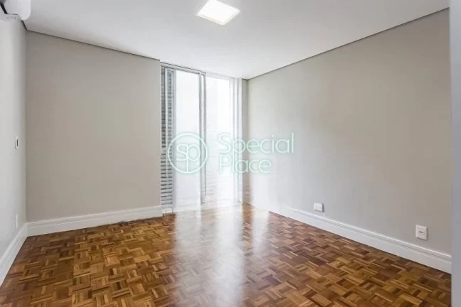 Imagem Apartamento com 183m², planta bem distribuída e pronto para morar em localização privilegiada. R...