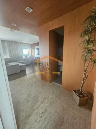 Imagem Apartamento 200m², 3 dormitórios, sendo 3 suites, sendo a master com closet e banheira, além de s...