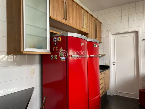 Imagem Excelente apartamento com 228m² no Jardim América. Inteiramente reformado, planta quadrada, pé di...