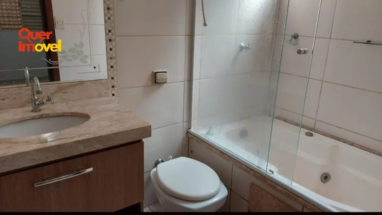 Imagem Casa à venda no Jardim Ouro Branco, Ribeirão Preto-SP - 3 quartos, 1 suíte, 2 salas, 2 banheiros, 3 vagas, 130m² - Quer Imóvel Negócios Imobiliários.