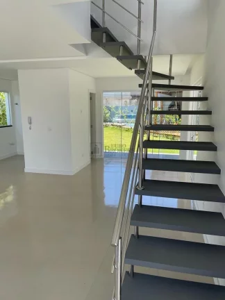 Imagem Casa com 3 dormitórios à venda em condomínio fechado em Balneário Camboriú/SC