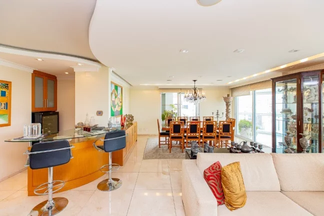 Imagem Luxuosa Cobertura Duplex à Venda em São Paulo - Pacaembu: 3 Quartos, 3 Suítes, 3 Salas, 6 Banheiros, 6 Vagas de Garagem, 1.175m² de Área - Um Espetáculo de Residência!