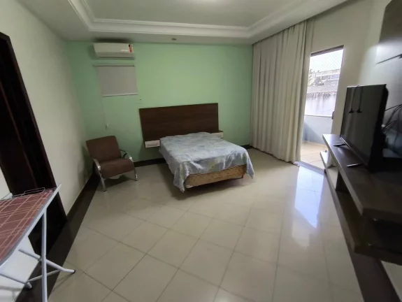 Imagem Sobrado De Esquina Sozinho No Lote No Centro De Sanedor Canedo