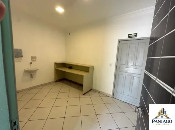 Imagem Sala Comercial 30m² Av. Filinto Müller (VG) | Frente Avenida + Banheiro