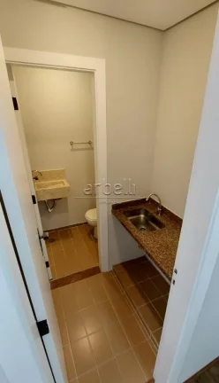 Imagem Sala comercial com 45 M², copa, 2 banheiros e 1 vaga de garagem. Linda e excelente sala, espaço fu...