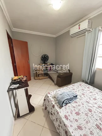 Imagem Apartamento no Jardim Jamaica em Londrina com 2 quartos, cozinha planejada e ótima localização próximo à Av. Arthur Thomas