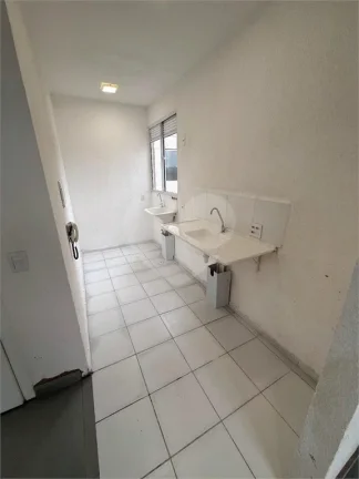 Imagem Casa em Condomínio à venda com 2 quartos em Jardim Petrópolis, Cotia - SP
