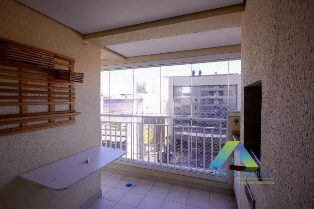 Imagem Apartamento com 3 dormitórios e 2 banheiros em Vila das Mercês/SP!