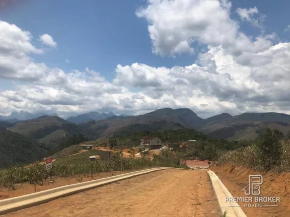 Imagem Terreno à venda, 630 m² - Pessegueiros - Teresópolis/RJ