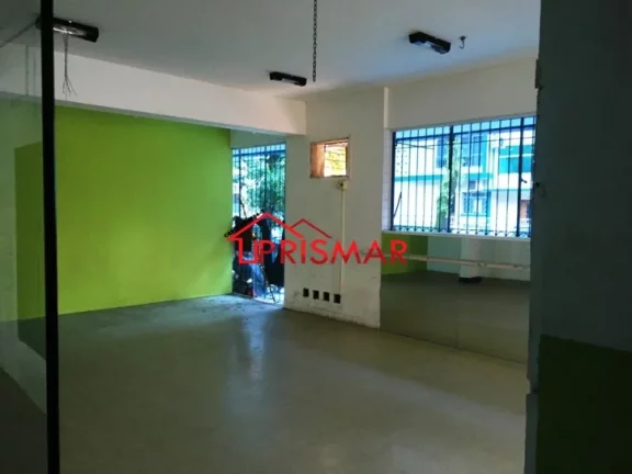 Imagem Aluga-se loja/galpão comercial canal 1 com estacionamento