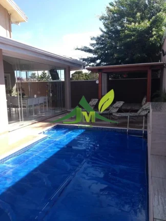 Imagem Residência Exclusiva em Condomínio Fechado - Viva o Conforto e a Elegância