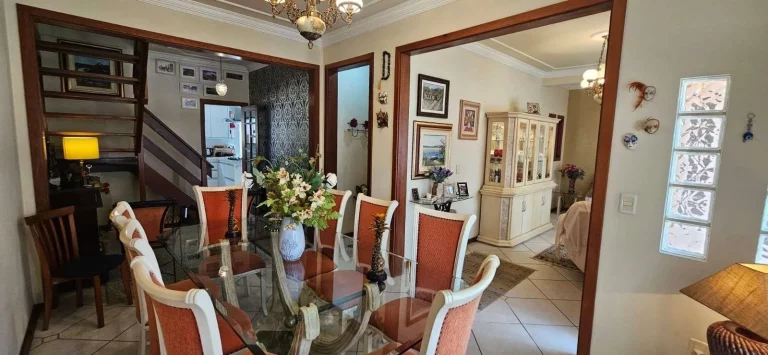 Imagem Casa à Venda, 280m2, 3 Dormitórios(01 Suíte), 3 Vagas , Areias, São José/SC
