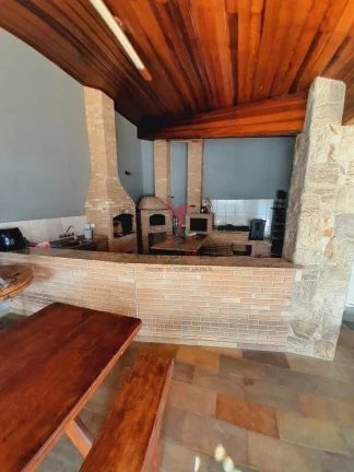 Imagem Casa ideal para quem gosta de aproveitar áreas externas . Beira Rio, Guaratinguetá