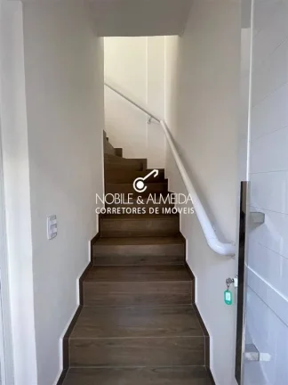 Imagem CASA COM SACADA NA QUADRA DA PRAIA