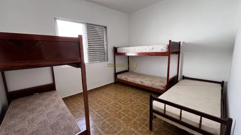 Imagem Casa à Venda – Reformada com Quintal e Vaga para 3 Carros