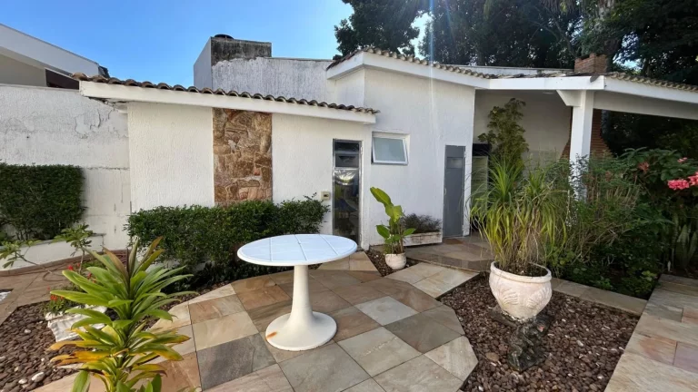 Imagem Imponente casa à venda na Riviera de São Lourenço Módulo 22: 4 quartos, 2 suítes, 1 sala, 4 vagas de garagem, 269,00m².
